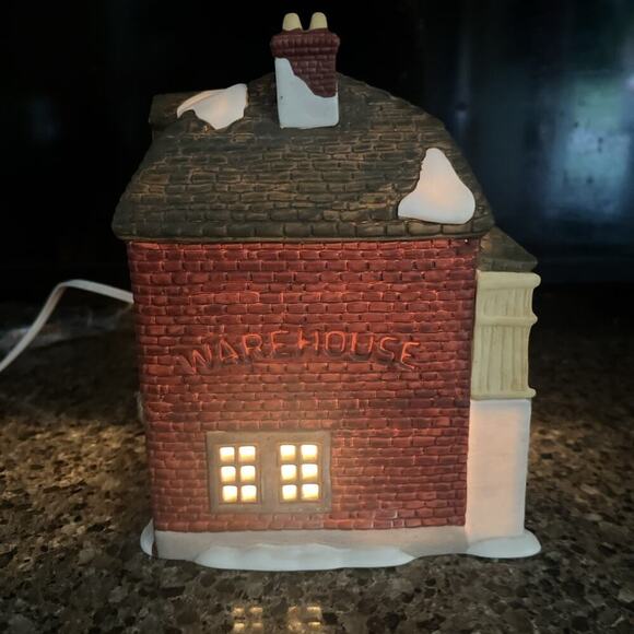 Dept 56 Dickens' Village Series A Christmas Carol Fezziwig's Warehouse Mint - Picture 3 of 15
